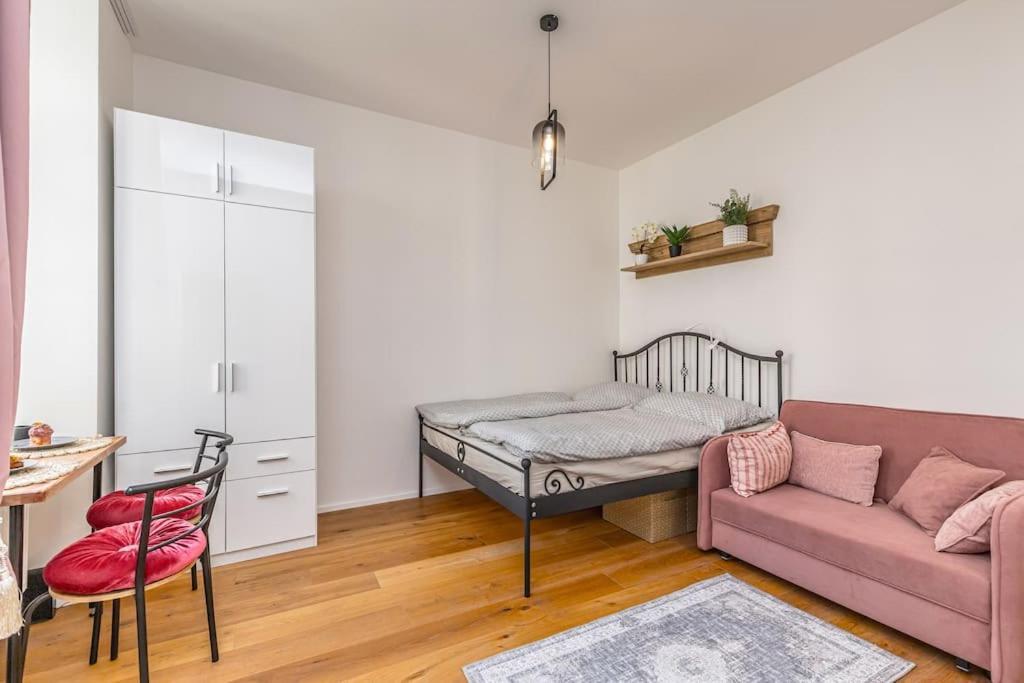 Cozy Quiet New Apartment In Karlin Square Prag Exteriör bild